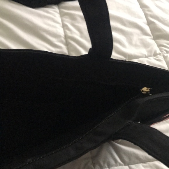 Victoria’s Secret large overnight bag - Picture 2 of 2